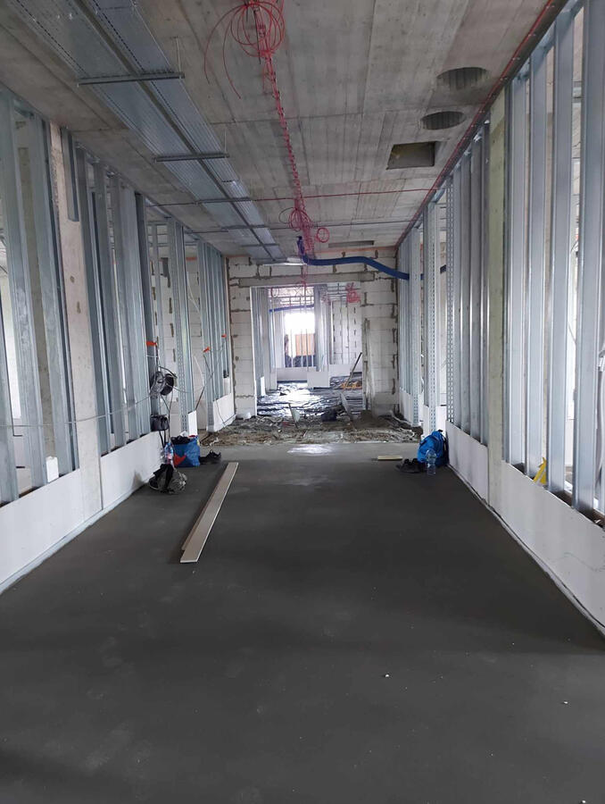 Montaż ścianek GK – Szpital im. Kopernika Ścianki GK – Szpital im. Kopernika w Łodzi – prace wykończeniowe